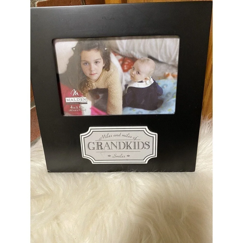 “Grandkids‎ Miles of Smiles” Malden Dark Picture Frame (for 4x6 photo)